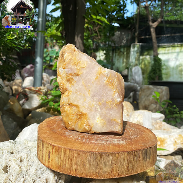 Đá thạch anh thô dùng để trang trí nhà bếp - 1.62kg