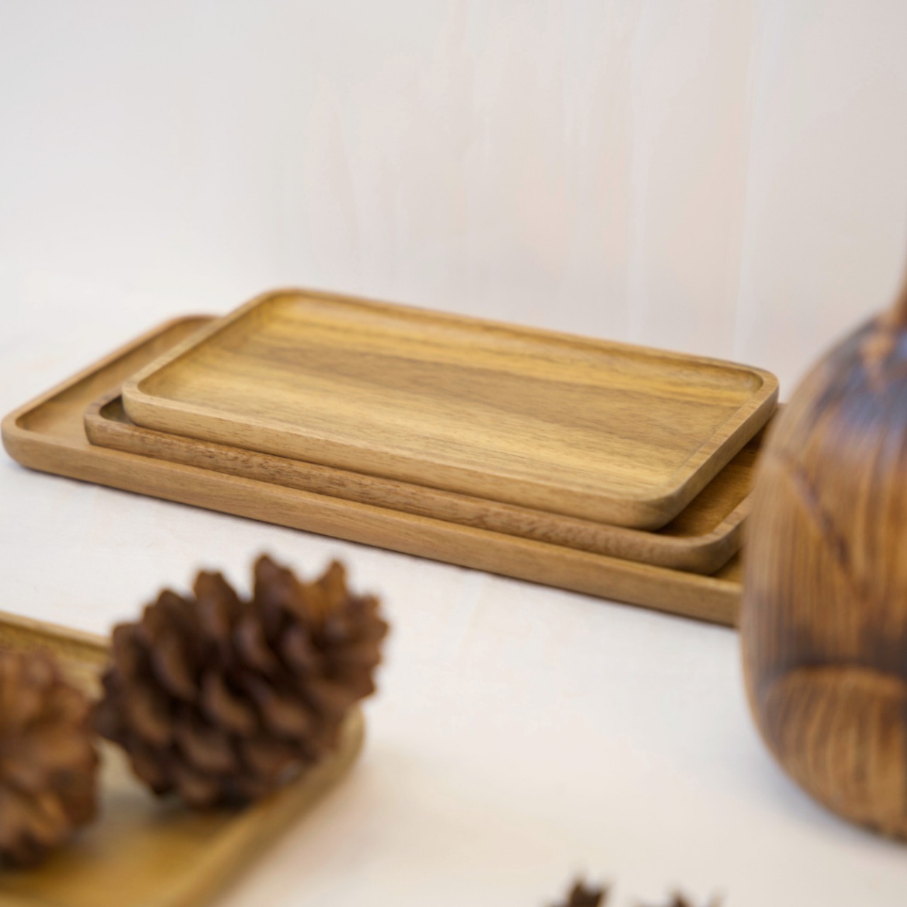 Khay đựng đồ hình chữ nhật Vibasic làm từ gỗ keo, đa dạng kích thước, thích hợp decor trang trí