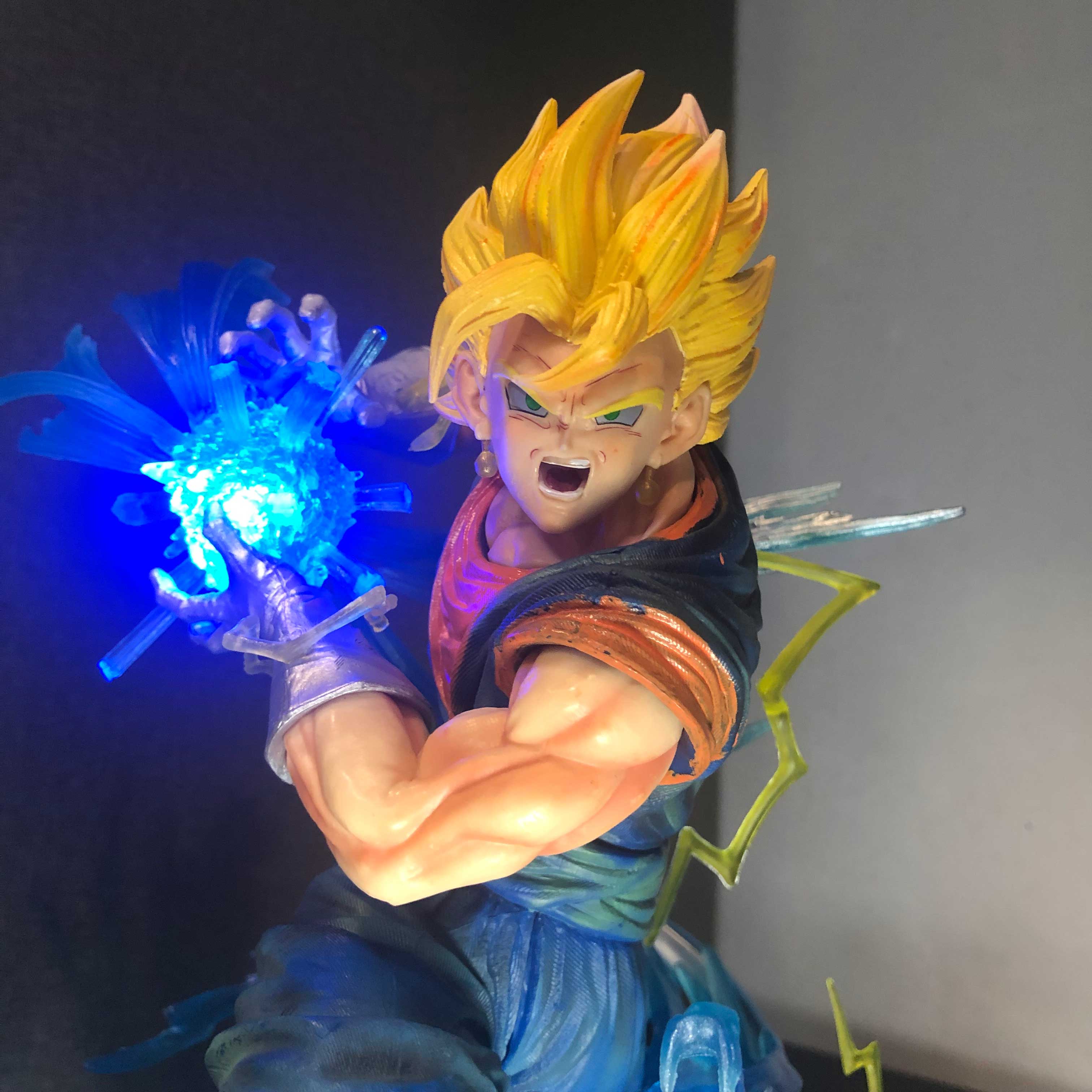 Mô hình Vegito Super Saiyan 3 đầu có LED 45 cm - Dragon Ball