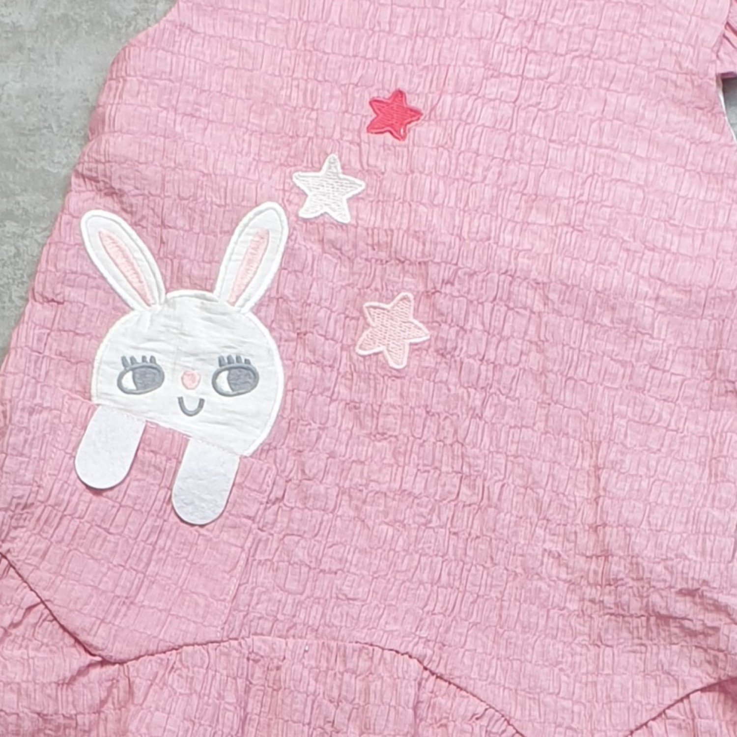 G00000112 Đầm Hồng thêu thỏ vải xốp 100% Cotton cho bé gái từ 1 tuổi