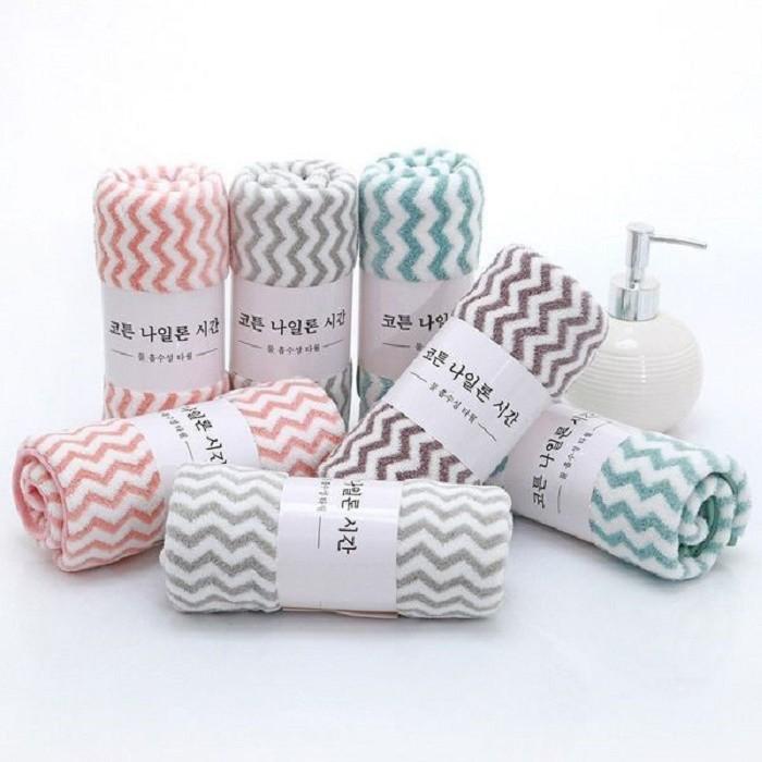 Set 2 khăn mặt kẻ Hàn Quốc
