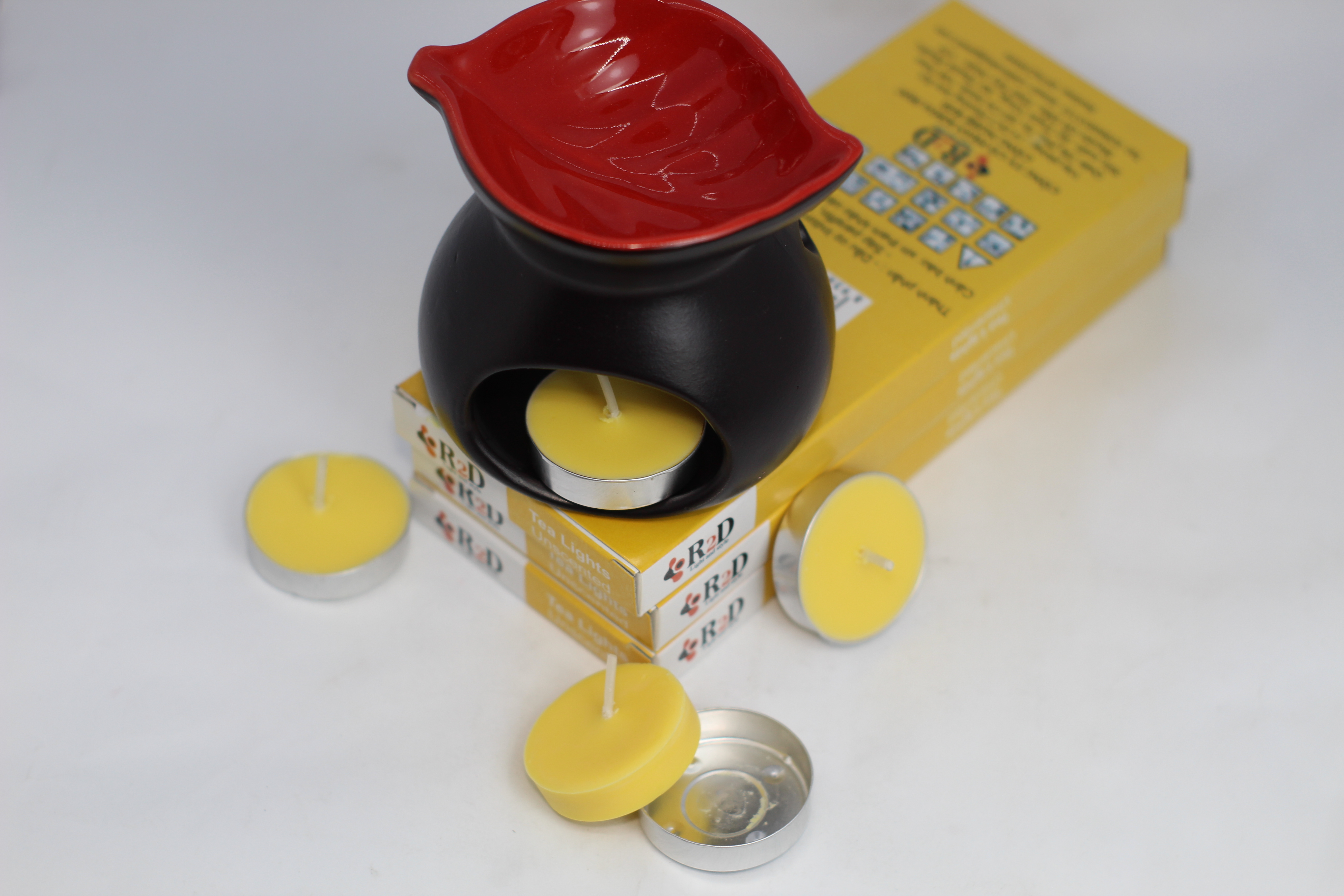 Nến tealight 10 viên không khói không mùi R2D màu vàng dùng cho đèn xông tinh dầu