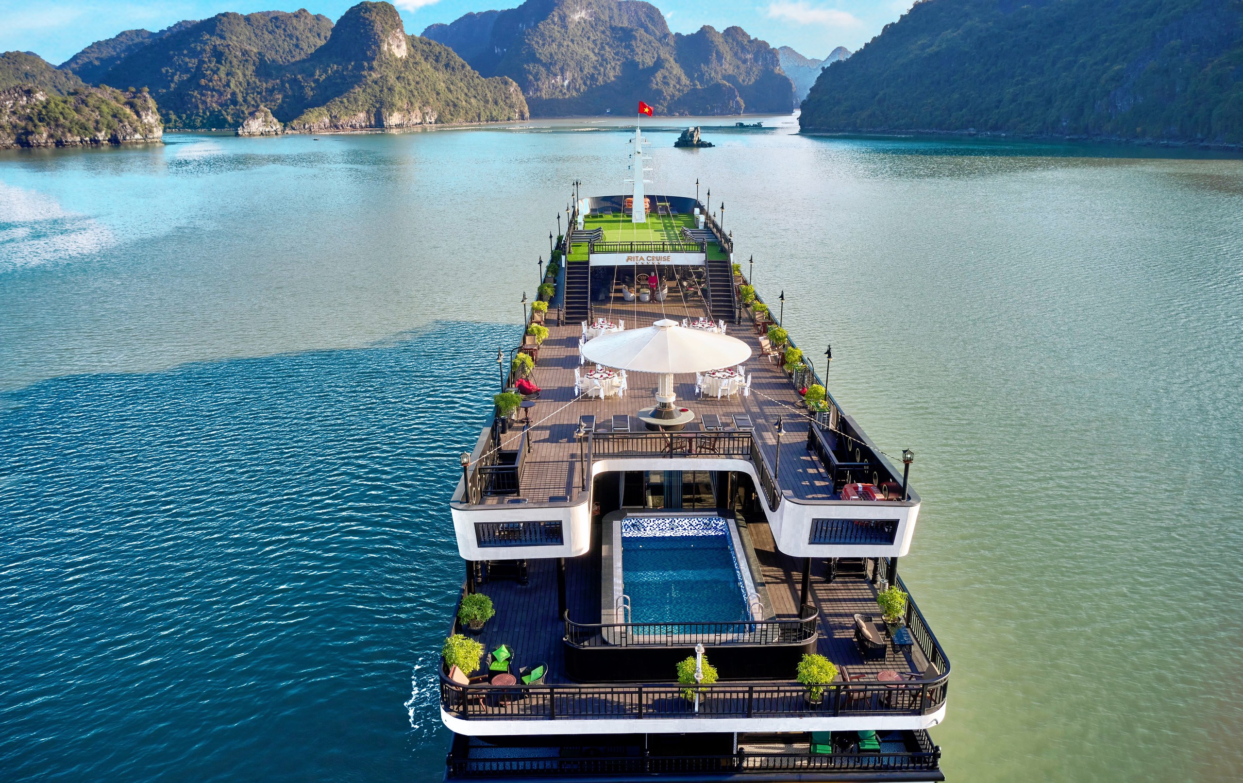 Voucher 2N1Đ Ngủ Đêm Trên Du Thuyền 5 sao Rita Cruise Sang Trọng Tại Vịnh Hạ Long