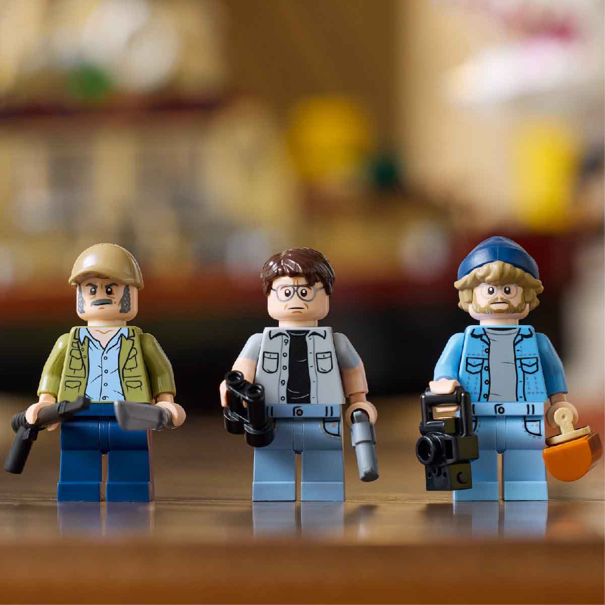 LEGO IDEAS 21350 Đồ Chơi Lắp Ráp Hàm Cá Mập  (1497 chi tiết)