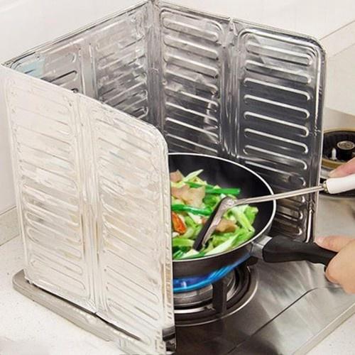 Tấm Chắn Chống Dầu Mỡ Và Gió Cho Bếp Ga Nhật Bản