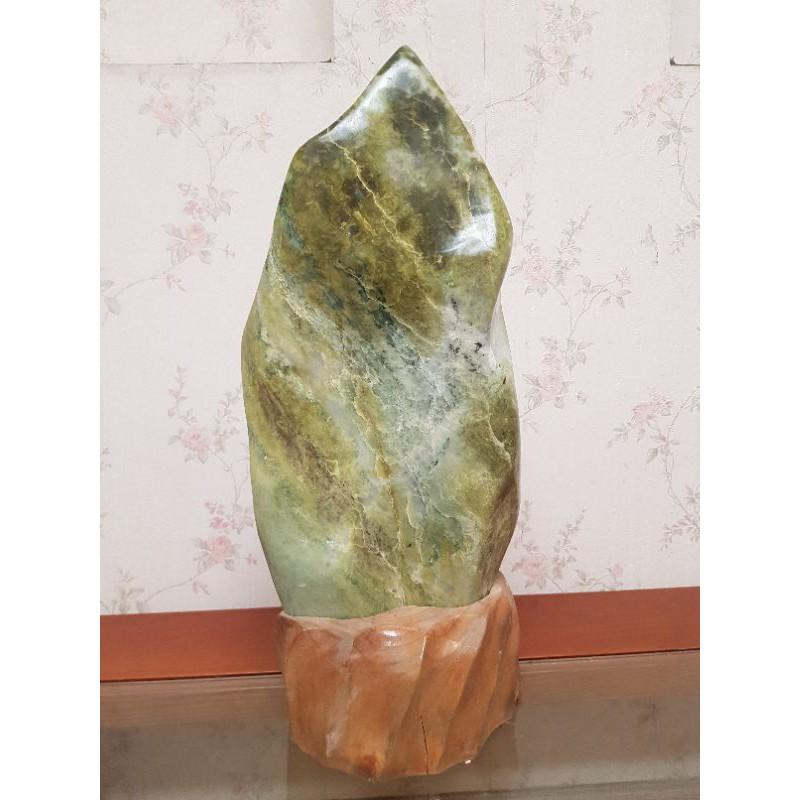Cây trấn trạch phong thủy màu xanh độc đáo
