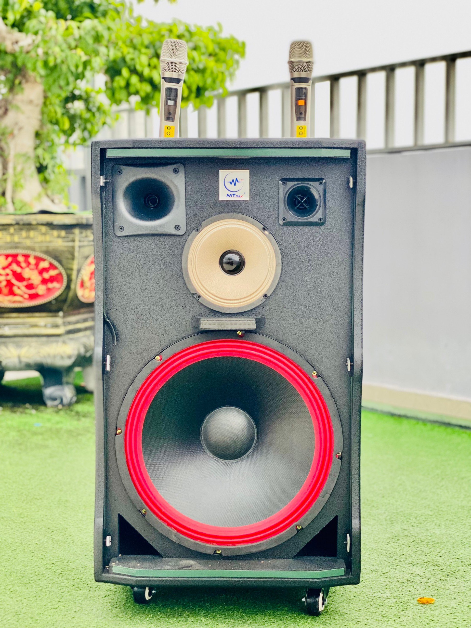 Loa Blutooth MTMAX BK42 Hiện Đại, 4 Loa, 1 Bass Cho Công Suất Vượt Trội 500W, Sóng UHF Siêu Cao Cho Âm Thanh Ổn Định, Kết Nối Dễ Dàng Với Nhiều Thiết Bị . HÀNG CHÍNH HÃNG