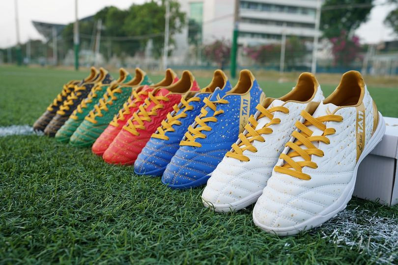 Giày đá bóng giày thể thao sân tự nhiên sân nhân tạo