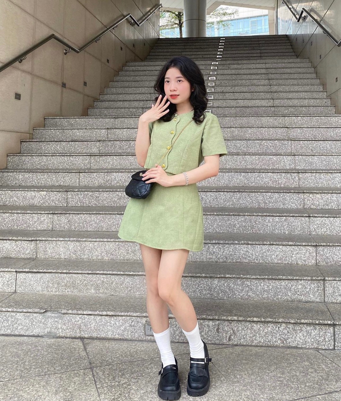 SET ÁO CROPTOP SƠ MI TRƠN + CHÂN VÁY NGẮN LƯNG CAO SUÔNG TRƠN DẠO PHỐ DỰ TIỆC