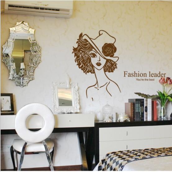 Decal trang trí tường Cô gái quyến rũ