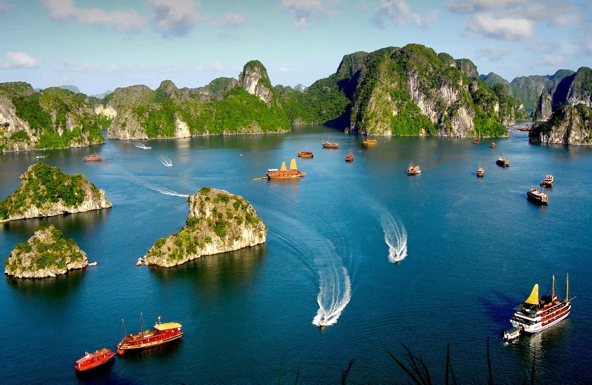 Hình ảnh Tour Du lịch Miền Bắc 3N2D (LT5): Nôi Bài - Hà Nội - Vịnh Hạ Long - Ninh Bình - Bái Đính - Tràng An, Khởi hành Hằng ngày