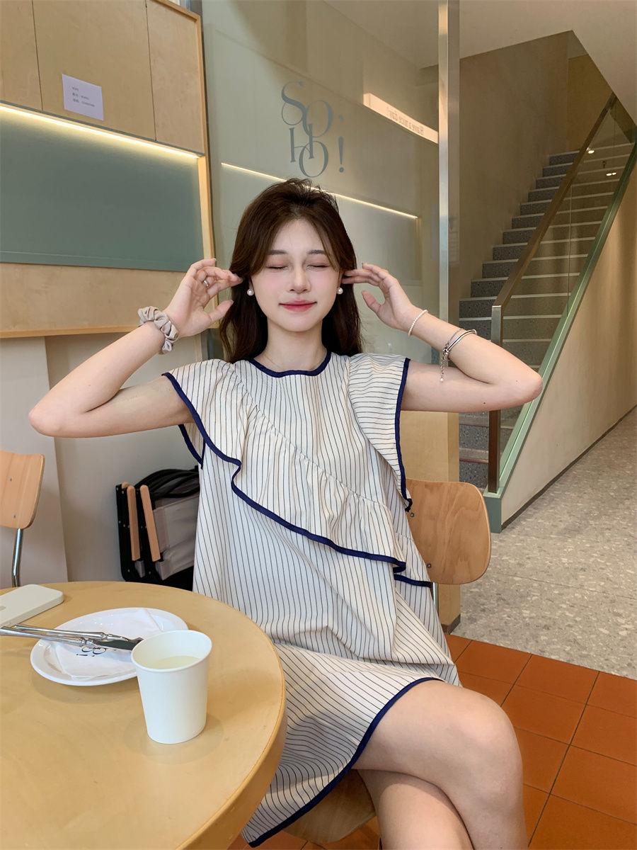 CHENGRUI Morjin sọc nhỏ tay áo đầm mùa hè nữ Hàn Quốc viền lá sen không đều tay búp bê váy