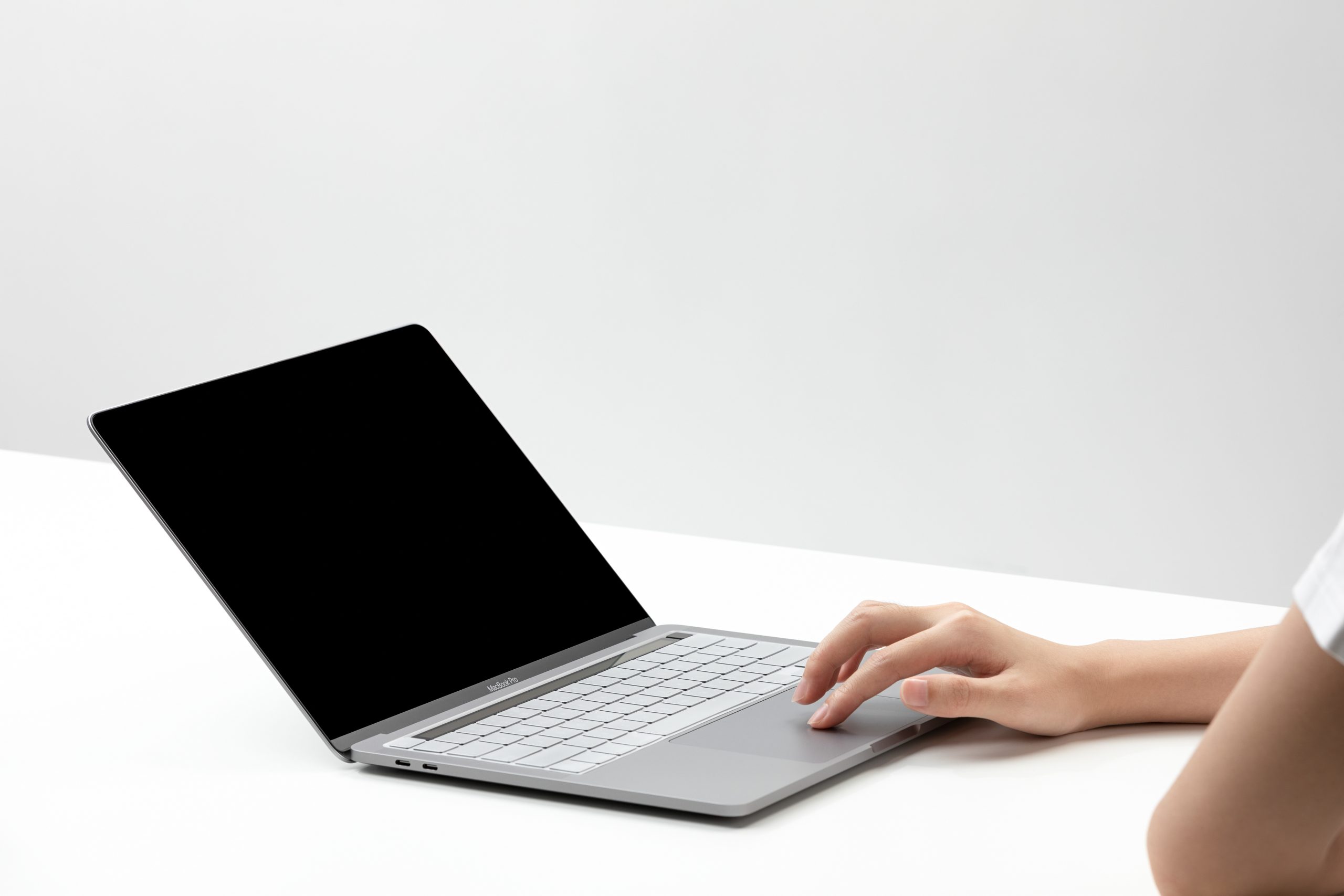 Phủ Phím Macbook Air/Pro 13" 2020 M1, Pro 14/16" 2021 Innostyle Keyguard TPU Crystal - Hàng Chính Hãng