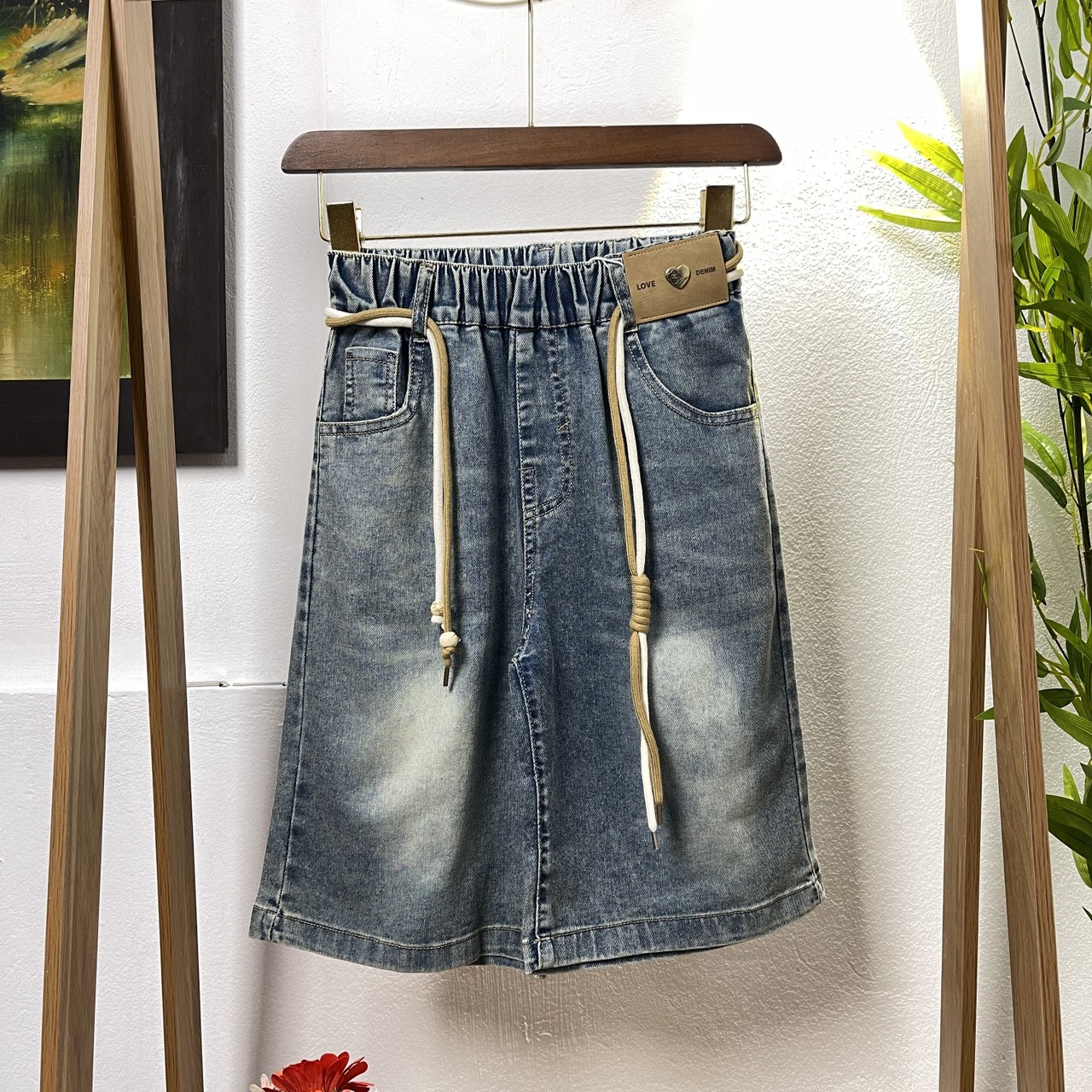 Quần jean bé gái lửng size đại 9-14 tuổi hình trái tim và LOGO vải cao cấp kiểu dáng thời trang