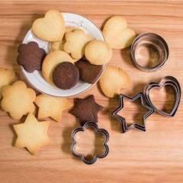 Set 12 khuôn cắt bánh, nhấn bánh tạo hình bánh quy Cookie Cutter