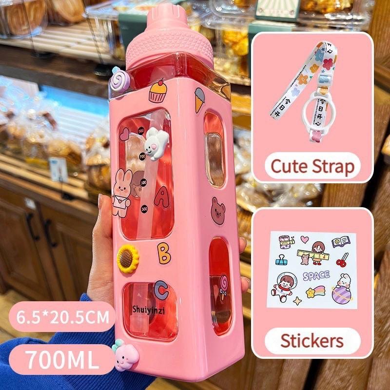 Bình Nhựa Vuông Đựng Nước Kèm Sticker Chìm - Bình Nước Dung Tích 700ml