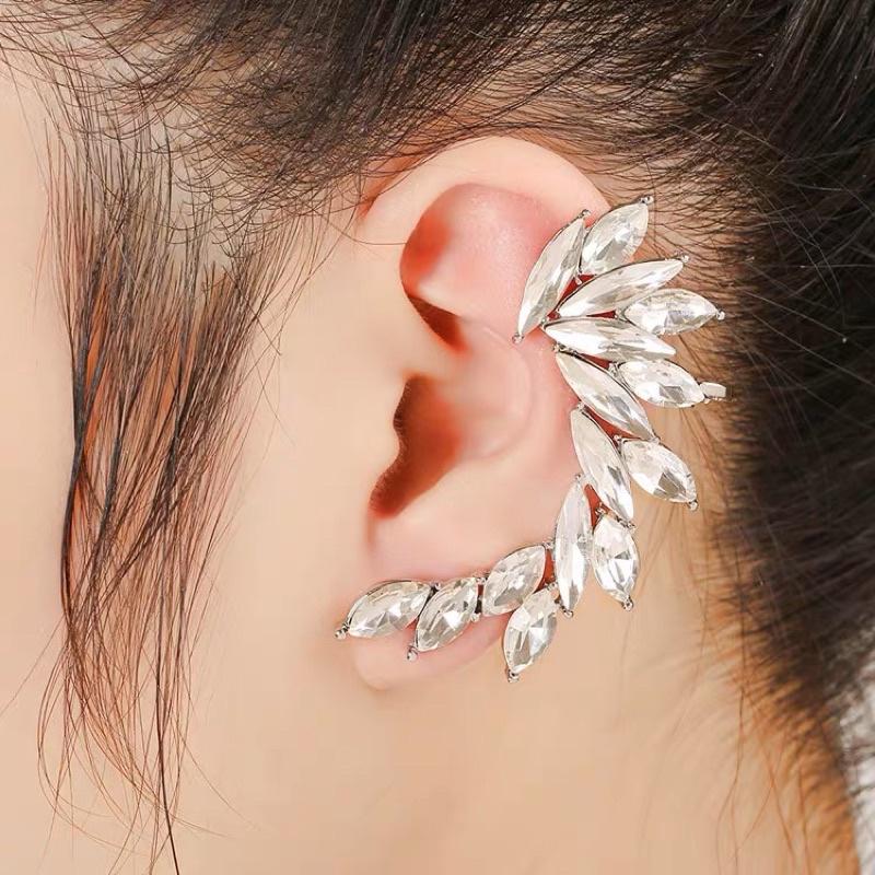 Khuyên tai đính đá một bên kiểu lạ - Arora boutique