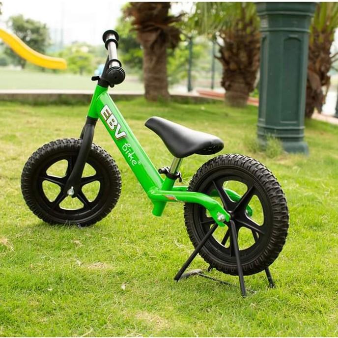 Xe cân bằng cho bé 1.5 tuổi - 5 tuổi-