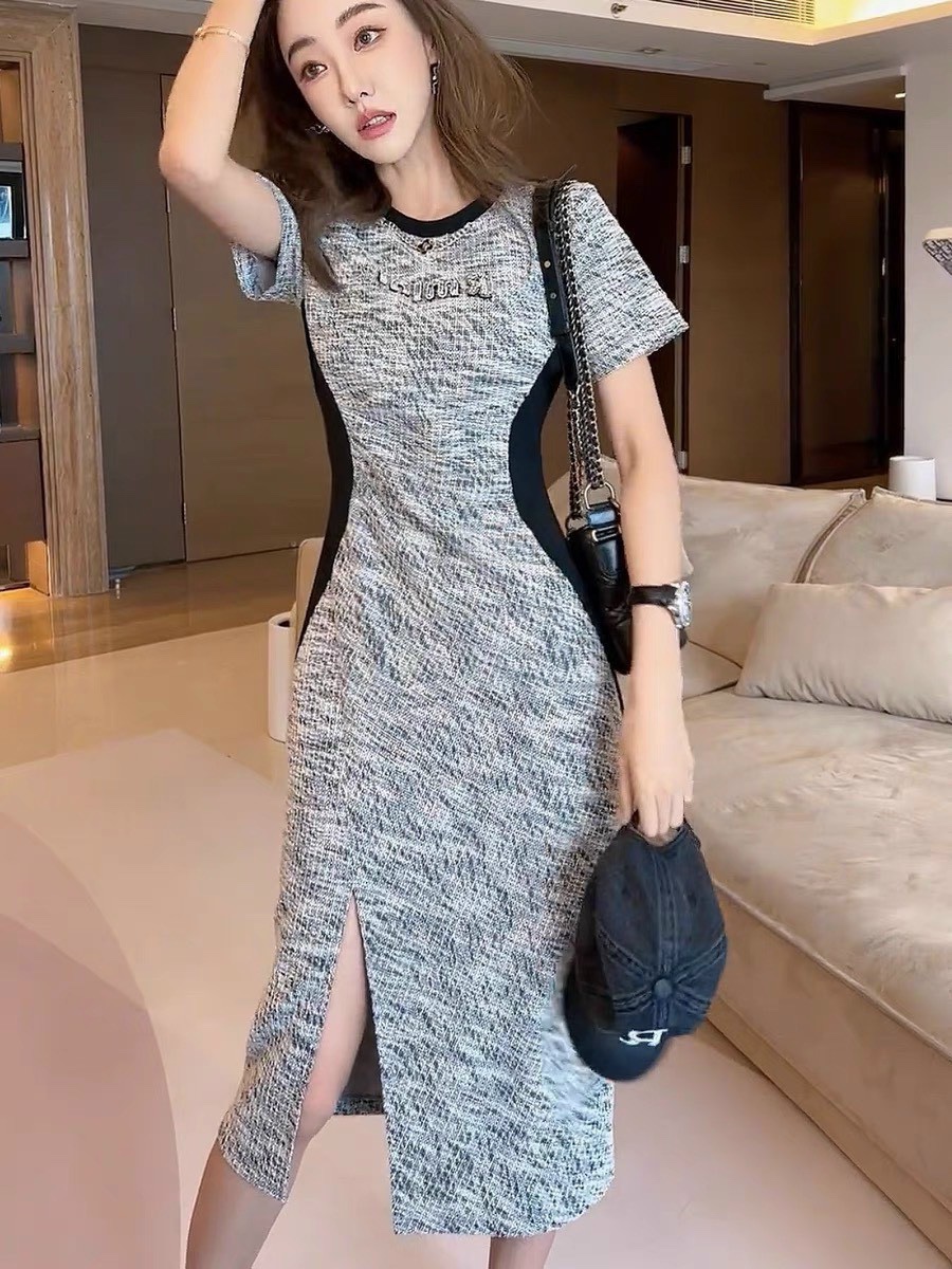 Đầm body viền eo xẻ tà