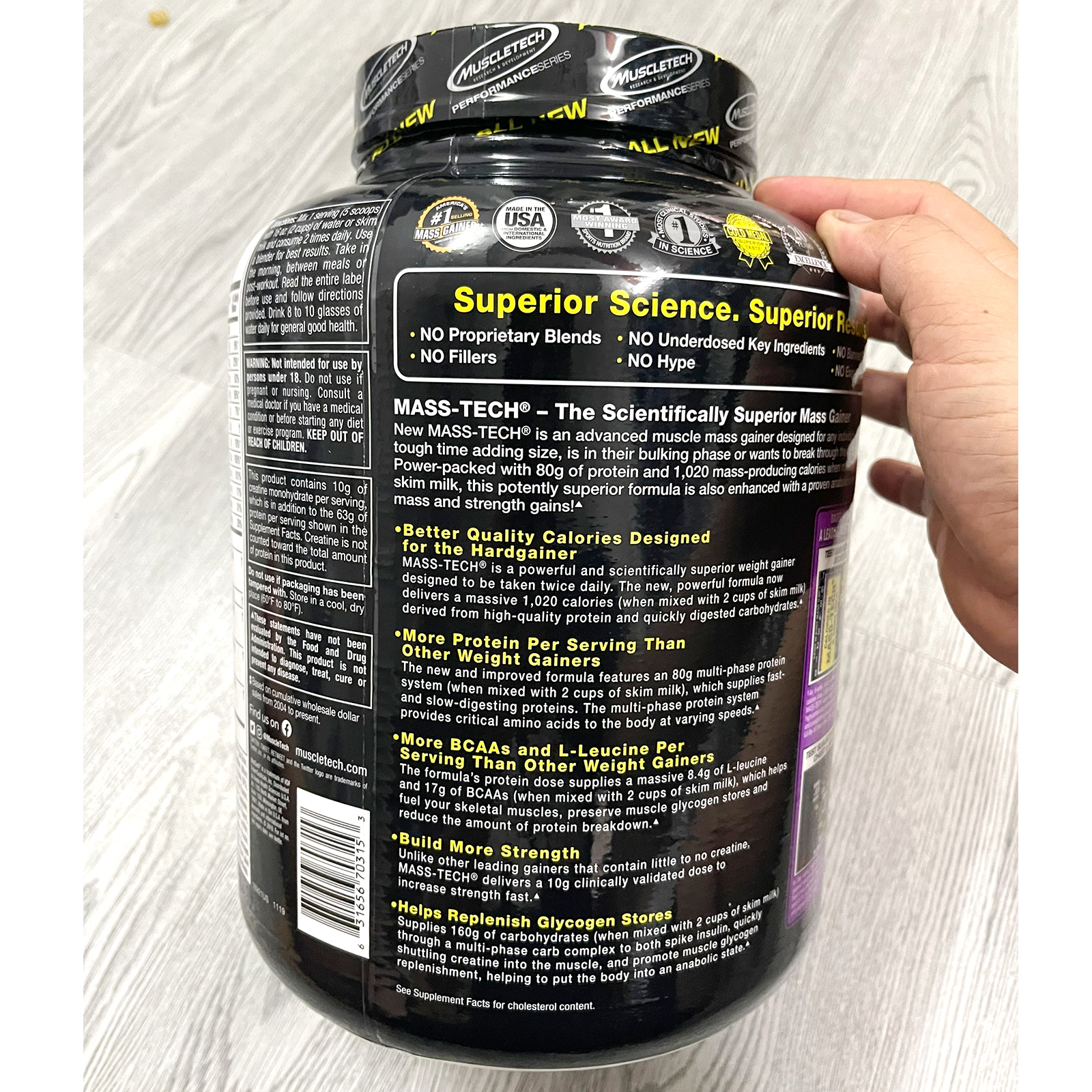 Combo Sữa tăng cân trung năng lượng MassTech của Muscletech hương Chocolate hộp 3.18kg hỗ trợ tăng cân tăng cơ nạc, hạn chế mỡ & Bình shaker 600ml (Mẫu ngẫu nhiên)