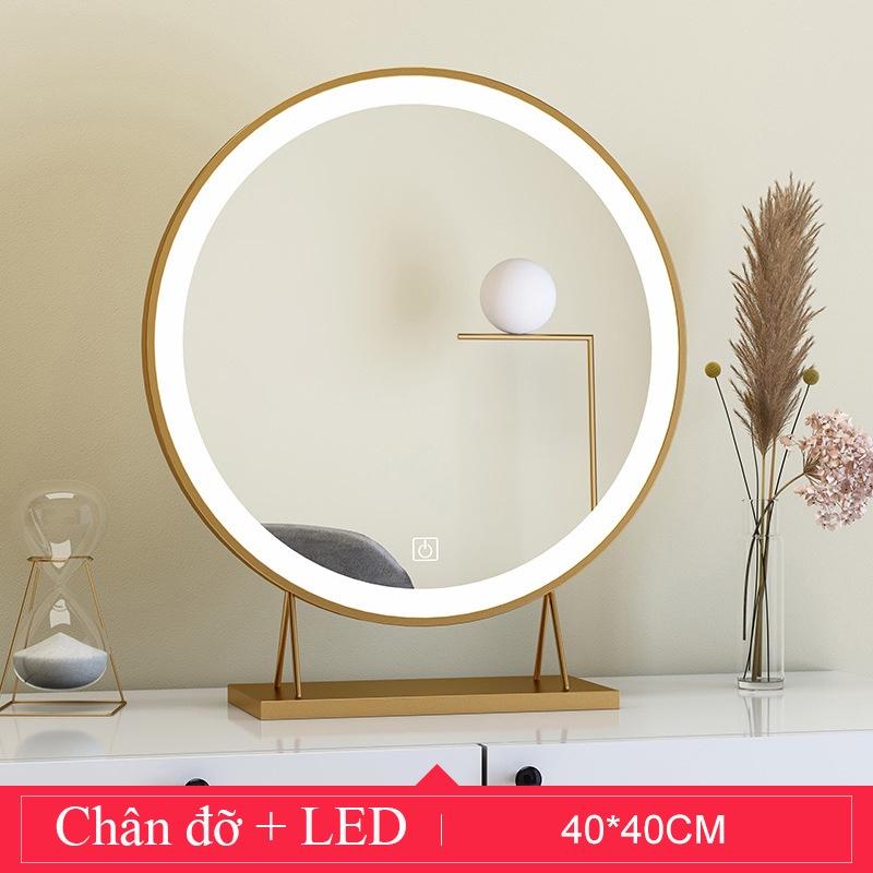 Gương để bàn trang điểm tích hợp đèn LED, khung kim loại sang chảnh phù hợp cho các cô nàng hiện đại