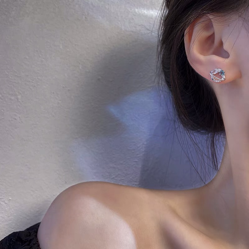 Khuyên tai tròn đính đá xanh ulzzang