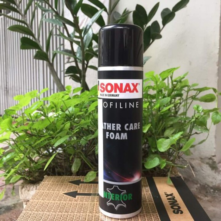 Chai xịt làm sạch và bảo dưỡng da dạng bọt nhãn hiệu Sonax 289300 - Hàng nhập khẩu