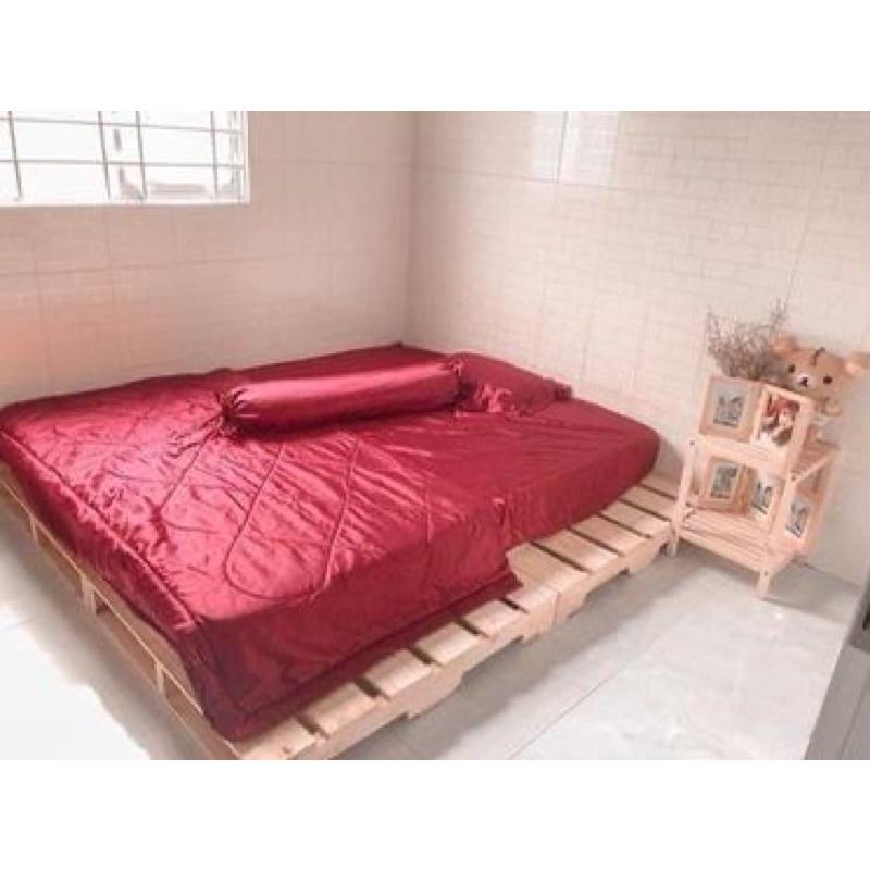 GƯỜNG PALLET GỖ THÔNG 4 TẤM THÔNG MINH TIỆN DỤNG