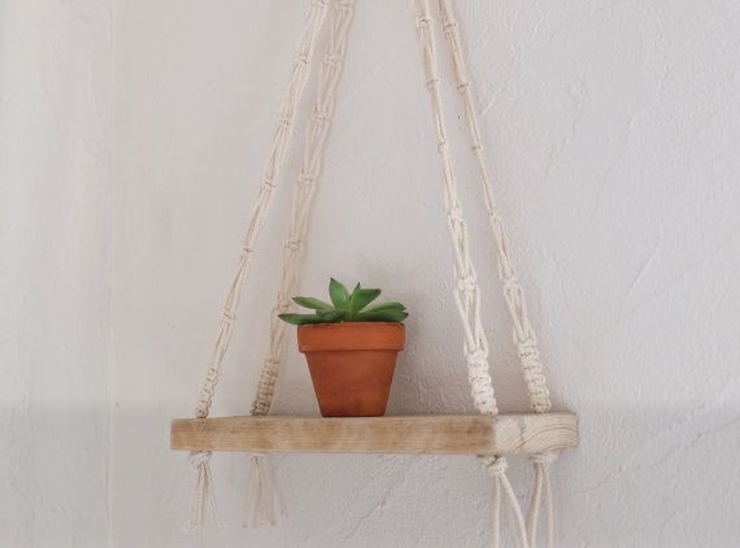 Kệ  treo tường, kệ trang trí, kệ treo dây, kệ gỗ Macrame. Màu tự nhiên. KT 40 x15 cm . KG26321