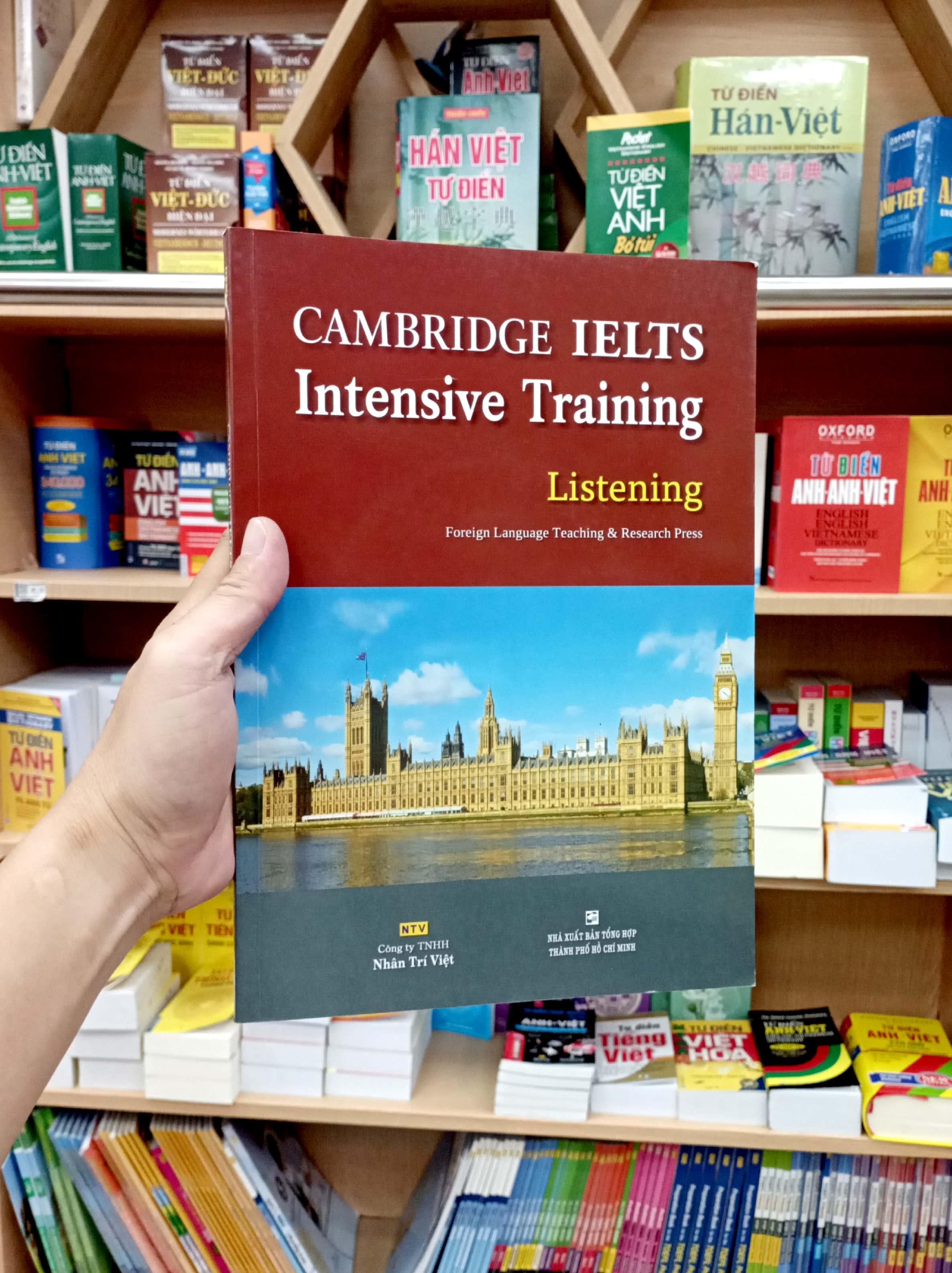 Cambridge Ielts Intensive Training Listening (Kèm file MP3)