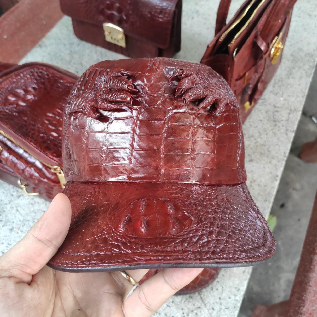 Nón da cá sấu có móng siêu đẹp..
