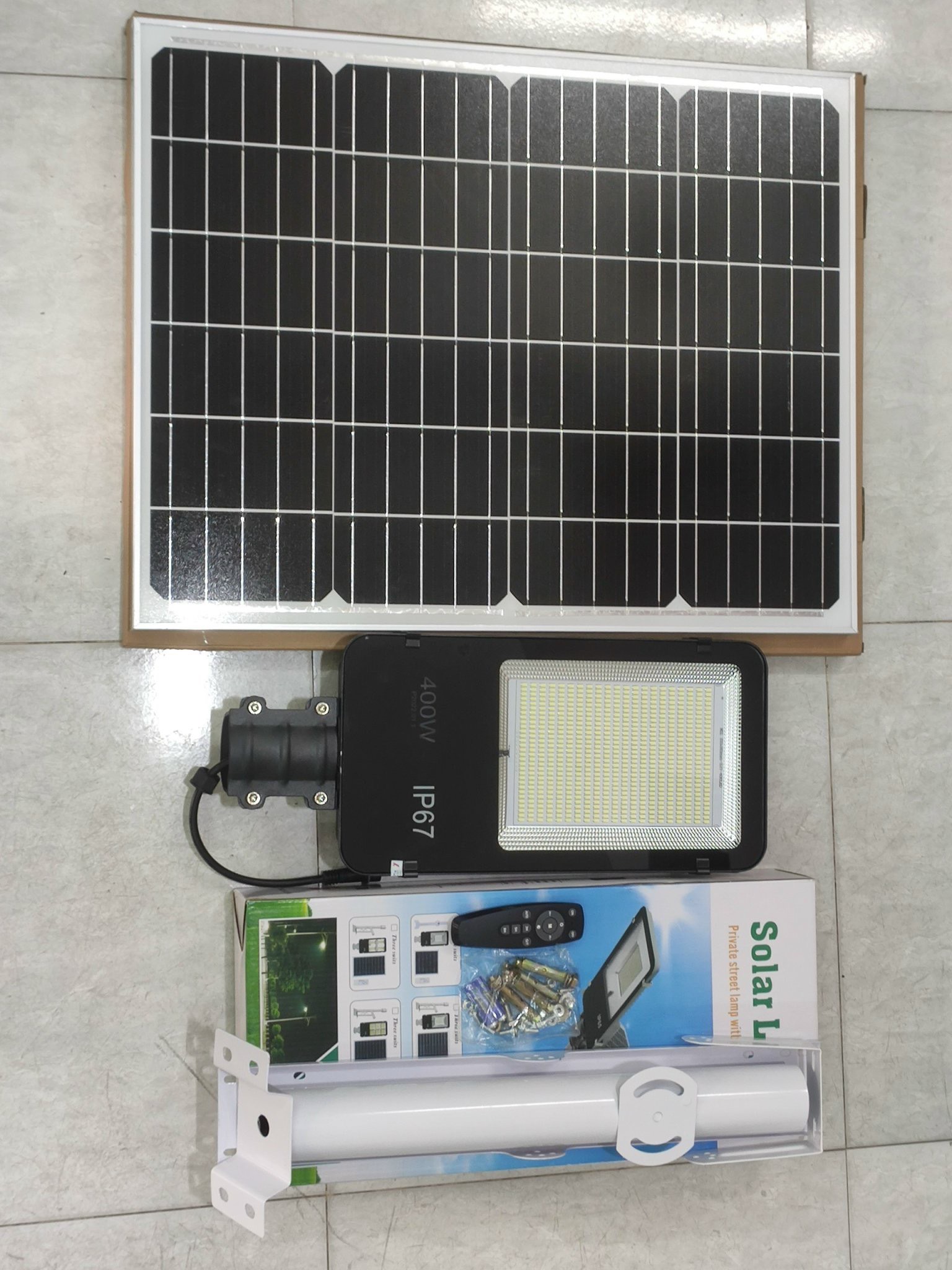 Đèn năng lượng mặt trời 400w