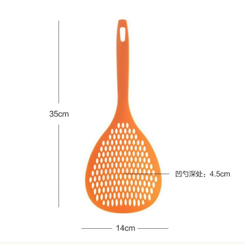 Muỗng nhựa PE có lỗ ráo nước nhanh chóng