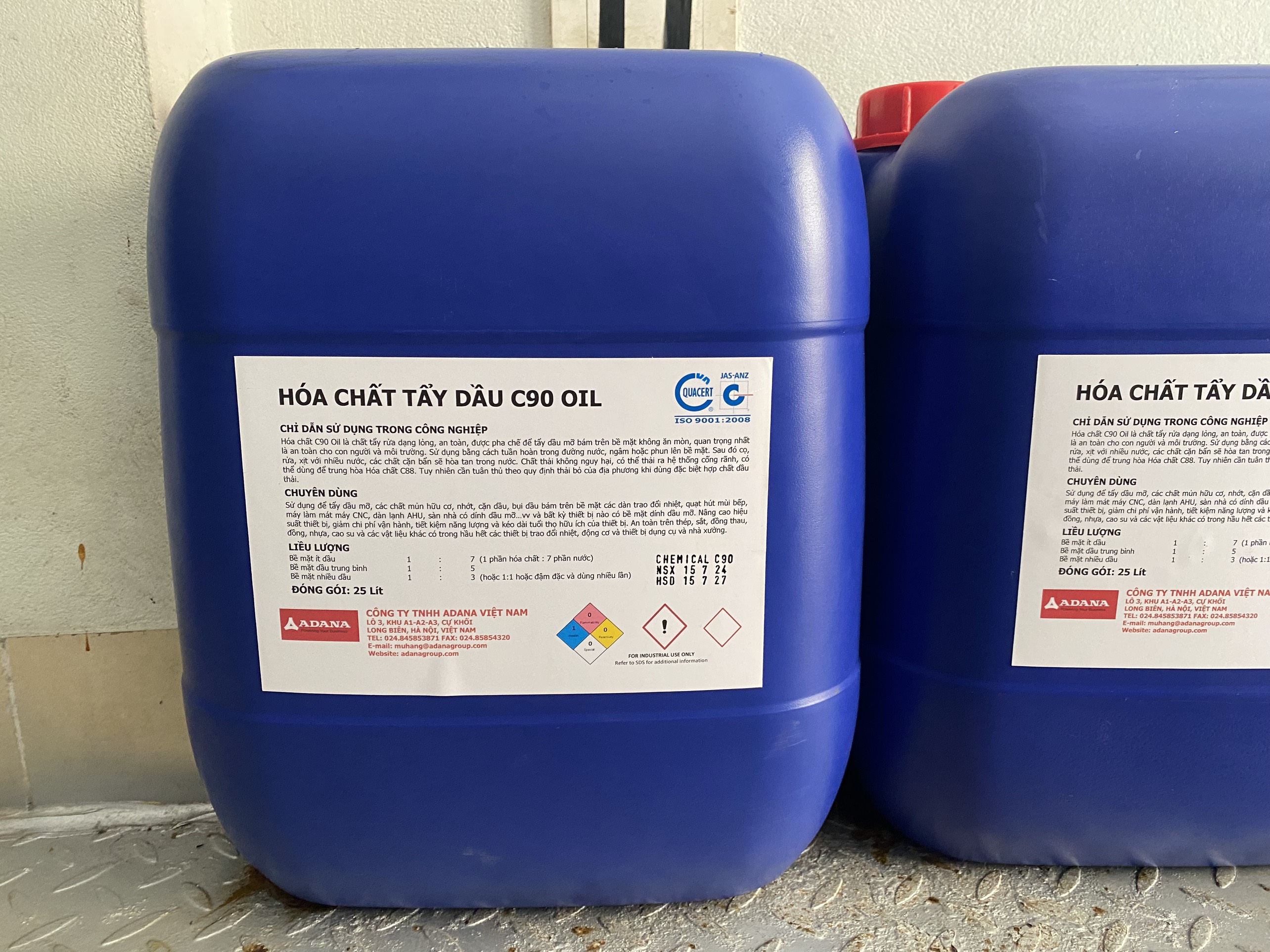 Hóa chất vệ sinh dầu mỡ trên bề mặt thiết bị máy móc siêu sạch- An toàn- Tiết Kiệm- C90 Oil 25 Lít