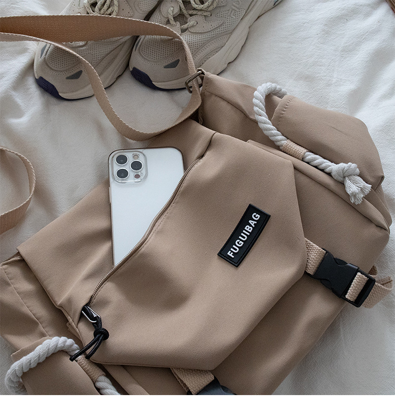 Túi đeo chéo nữ phong cách dễ thương – BEE GEE DCNU1085