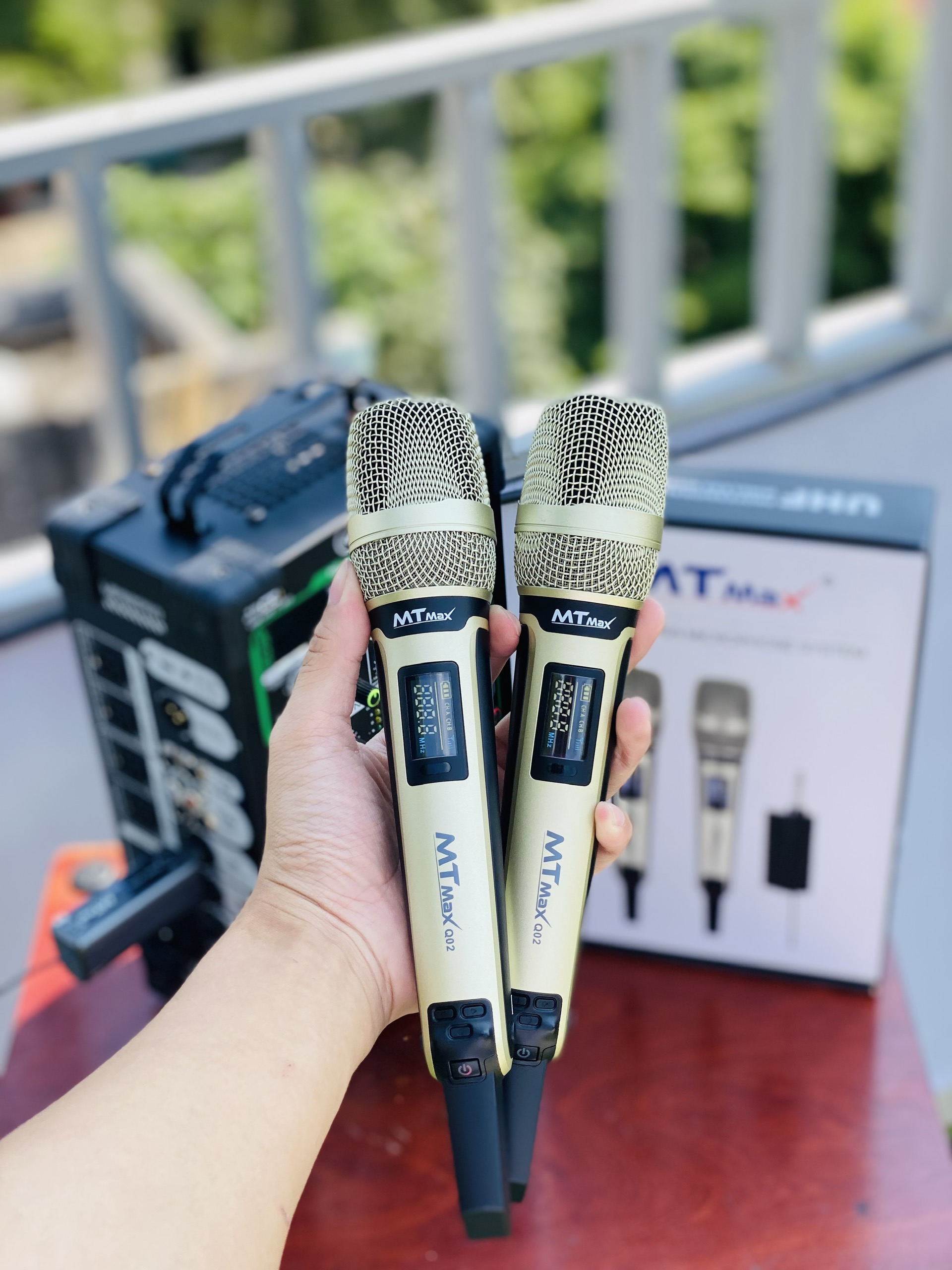 Combo Karaoke Mixer MP82 Pro + Micro Q02 Tặng 10M Dây  - Hát Chuyên Nghiệp, Âm Thanh Cao Cấp, Dễ Dàng Sử Dụng, BH12T Hàng chính hãng
