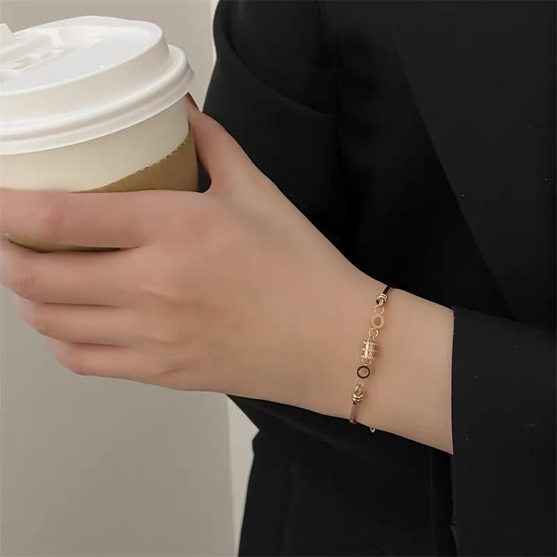 Lắc Tay Vòng Tay Nữ Titan Khối Trụ Vàng Gold Đẹp Ring House