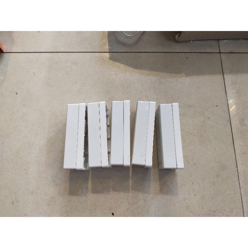 Ổ cắm 3 lắp nổi