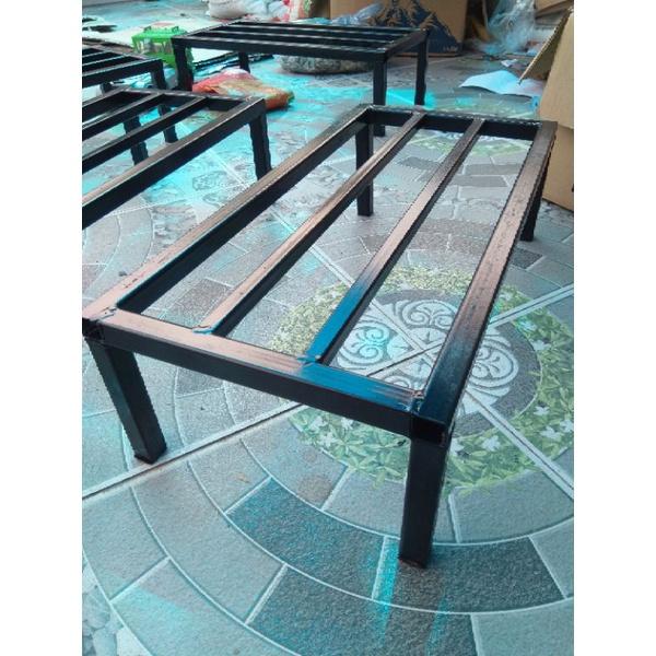 Kệ thép Dài 50cm, Rộng 25, Cao 15cm. 4 chân, 2 nan phụ, hộp thép 2*2cm