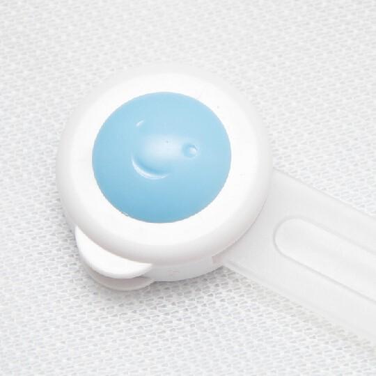 Khóa Cài Tủ Chống Kẹp Tay Chốt 2 Đầu Tiện Ích