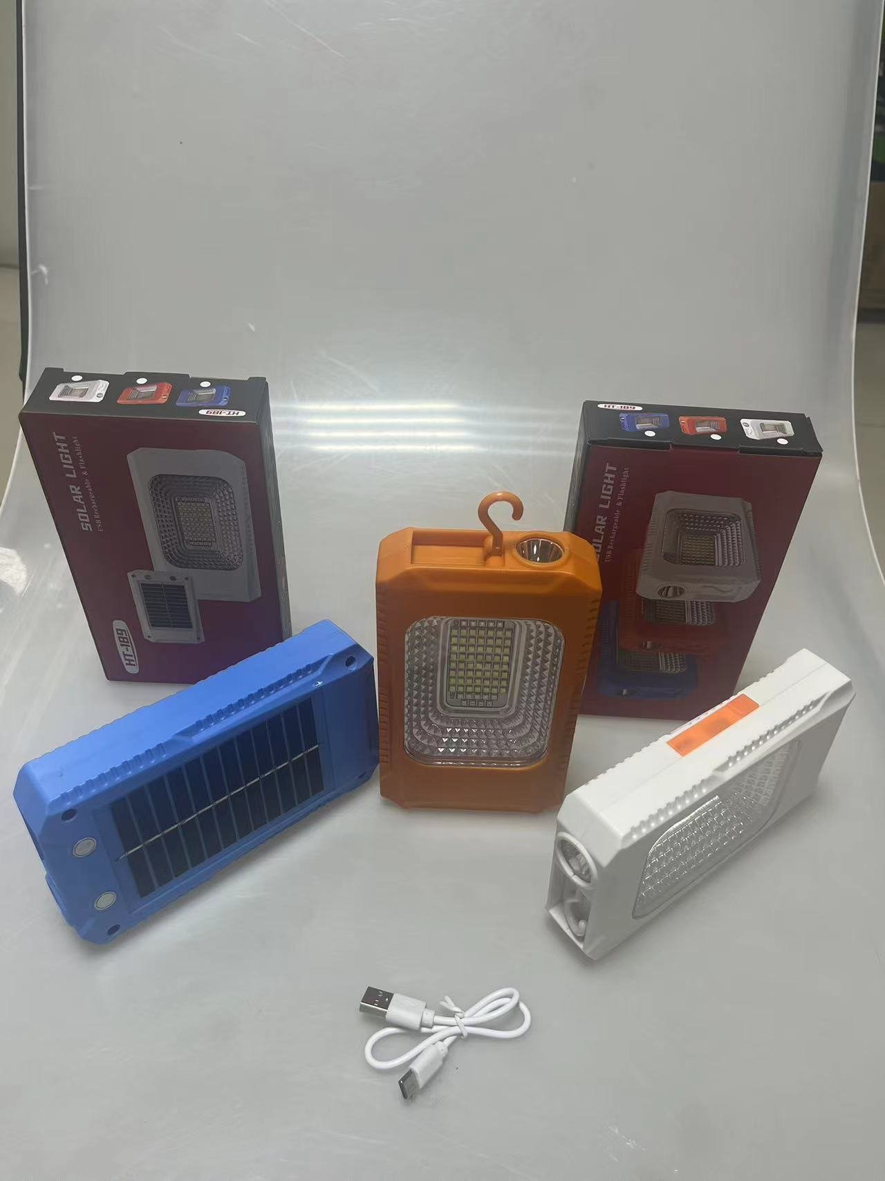 ĐÈN PHA TÍCH HỢP ĐÈN PIN NLMT ĐA NĂNG