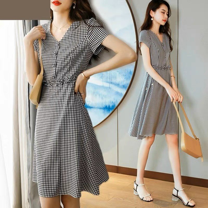 ĐẦM XÒE CARO NHÚN EO NÚT BỌC DỄ THƯƠNG