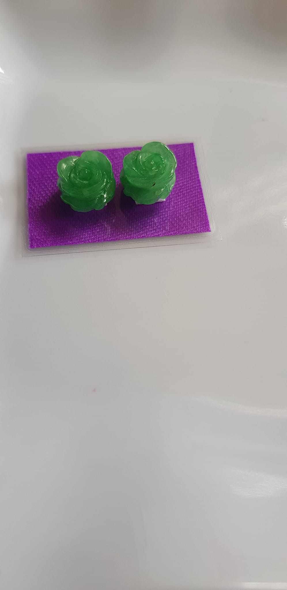 Đôi bông tai mới bông hồng nổi cao sịn đẹp xanh Ngọc tươi size đk 9,5mm x Cao 5mm Chất liệu đá ngọc cẩm thạch tự nhiên xanh ngọc tươi đều sịn bóng mượt đẹp nữ về bọc vàng lên đeo sang lắm ạ
