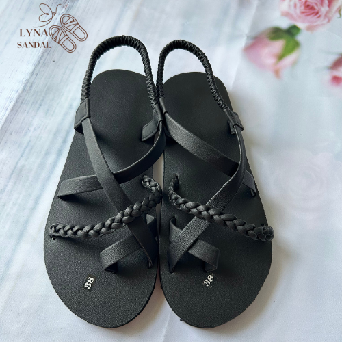 Dép sandal Nữ quai da mềm Đế bệt Cao Su ôm chân LYNA Sandal mã SD45