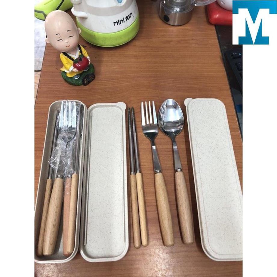 Bộ Thìa Đũa Dĩa Inox Cán Gỗ Sồi Kèm Hộp