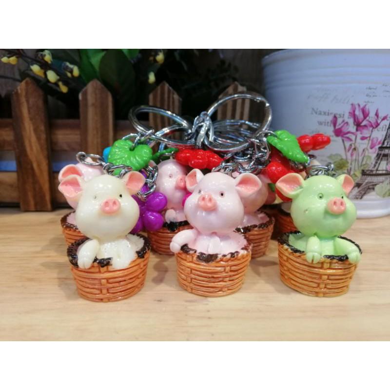 MÓC KHÓA HEO TRONG GIỎ SIÊU CUTE