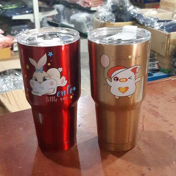 Cốc Giữ Nhiệt Thái Lan 900ml Chống Trào Tiện Lợi + Tặng Kèm Full Bộ Phụ Kiện Ống Hút Tái Sử Dụng Và Túi Đựng- Mix ngẫu nhiên