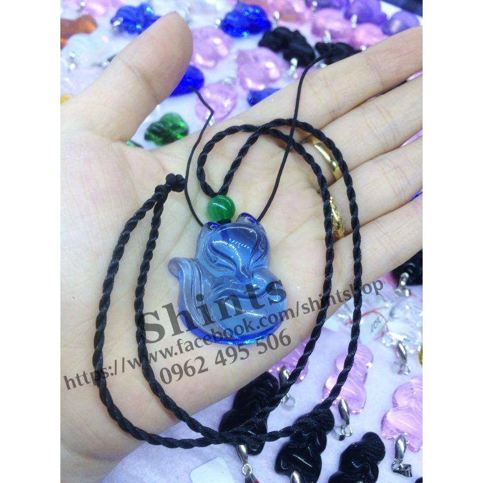 Vòng cổ hồ ly ú và chỉ có dây thắt bện hạt
