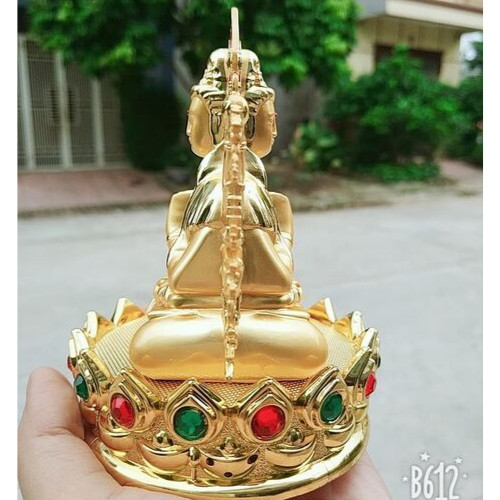 Tượng Phật  bà Quan Âm ngàn tay