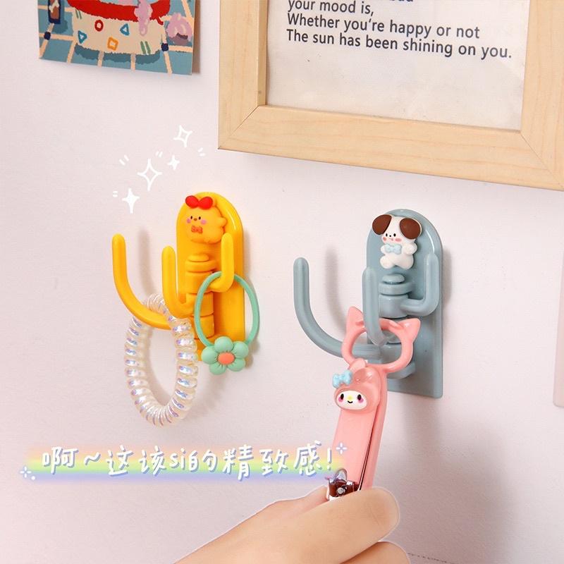 Móc treo đồ dán tường 3 nhánh đính charm hoạ tiết HOẠT HÌNH dễ thương treo đồ đa năng tiện lợi cho phòng ngủ, nhà cửa
